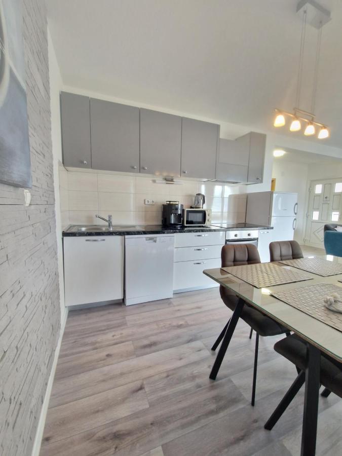 Luxury Apartments Silva With Sea View Okrug Gornji Eksteriør billede