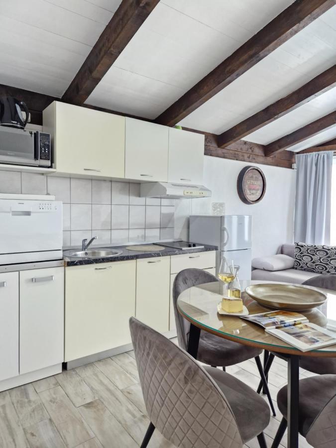 Luxury Apartments Silva With Sea View Okrug Gornji Eksteriør billede