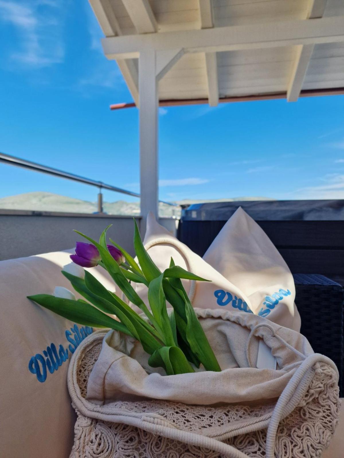Luxury Apartments Silva With Sea View Okrug Gornji Eksteriør billede