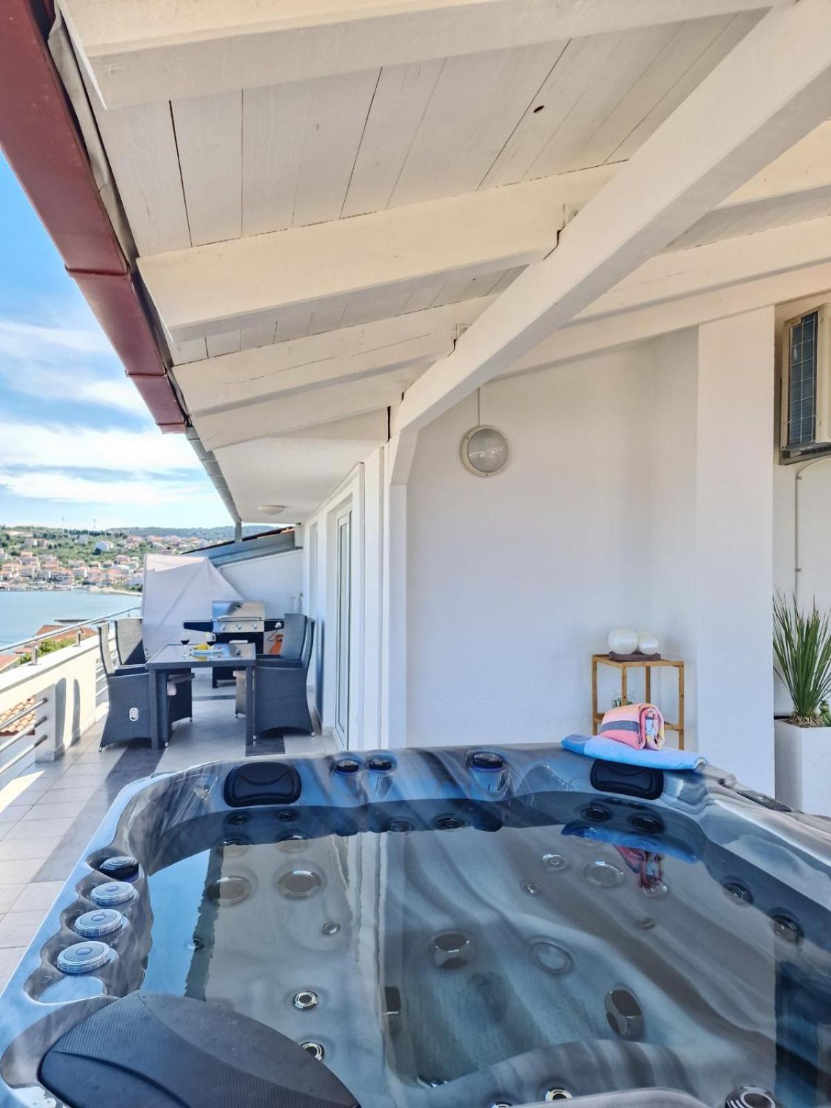 Luxury Apartments Silva With Sea View Okrug Gornji Eksteriør billede