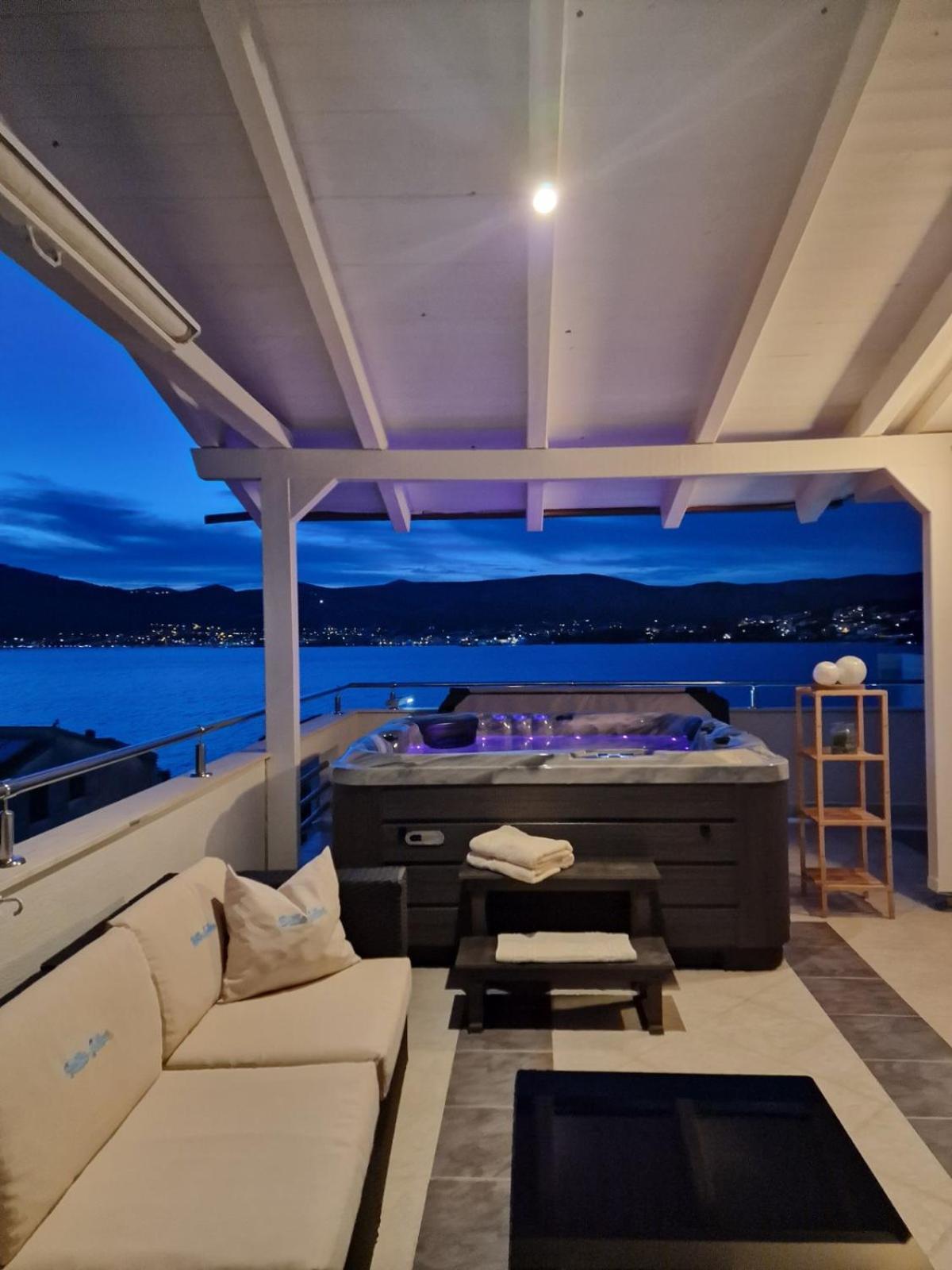 Luxury Apartments Silva With Sea View Okrug Gornji Eksteriør billede
