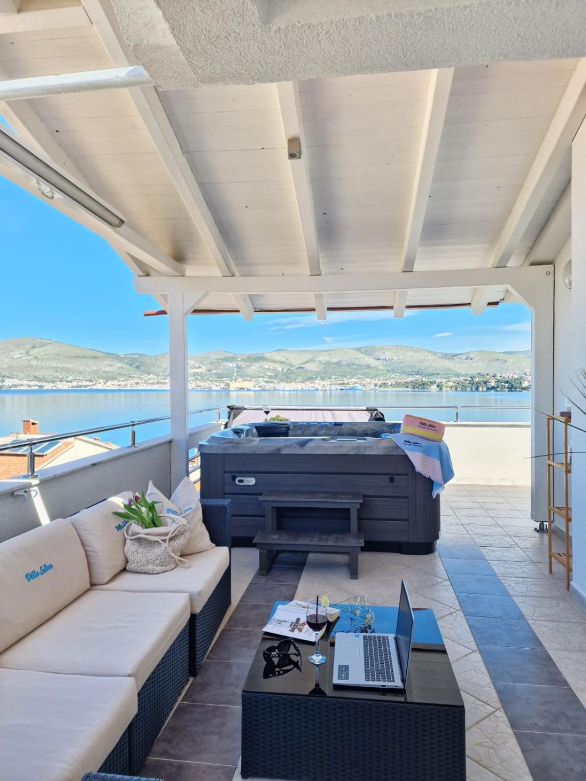 Luxury Apartments Silva With Sea View Okrug Gornji Eksteriør billede