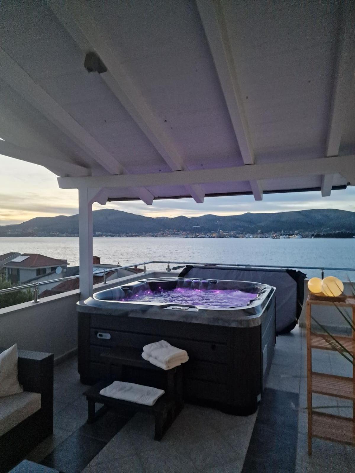 Luxury Apartments Silva With Sea View Okrug Gornji Eksteriør billede
