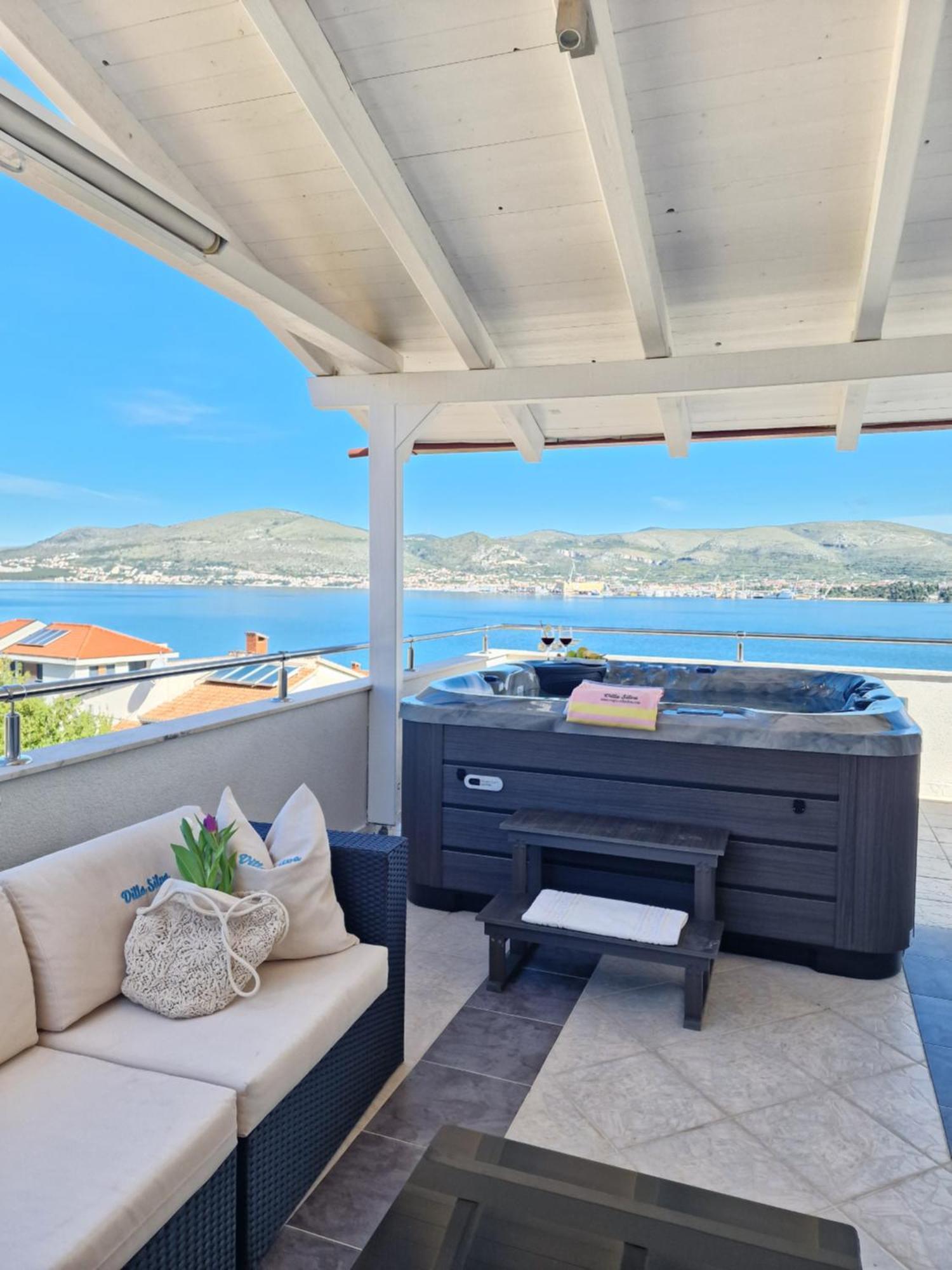 Luxury Apartments Silva With Sea View Okrug Gornji Eksteriør billede