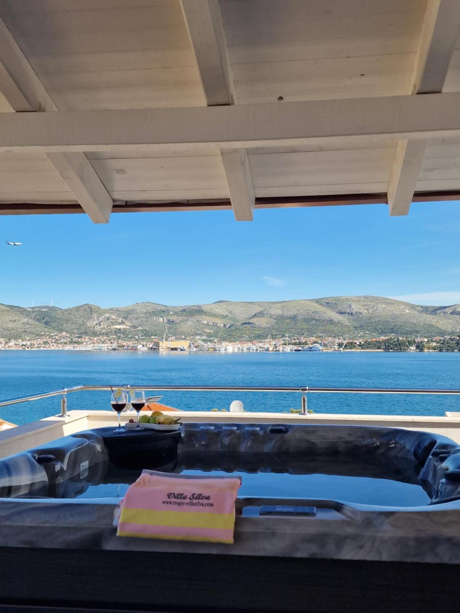 Luxury Apartments Silva With Sea View Okrug Gornji Eksteriør billede